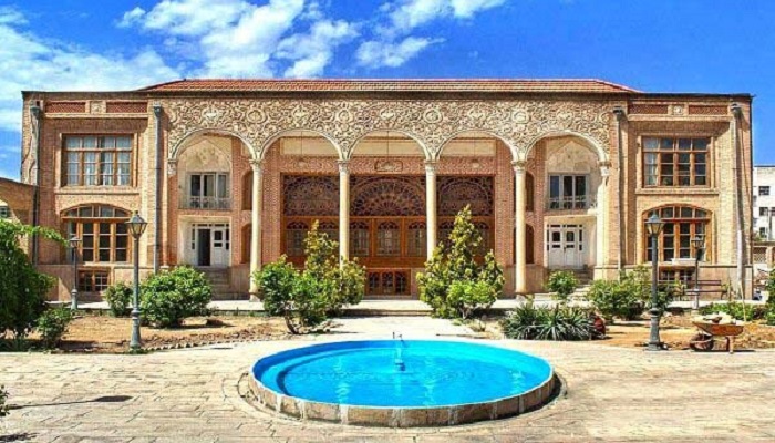 این تصویر دارای صفت خالی alt است؛ نام پروندهٔ آن Constitution-House-of-Tabriz.jpg است